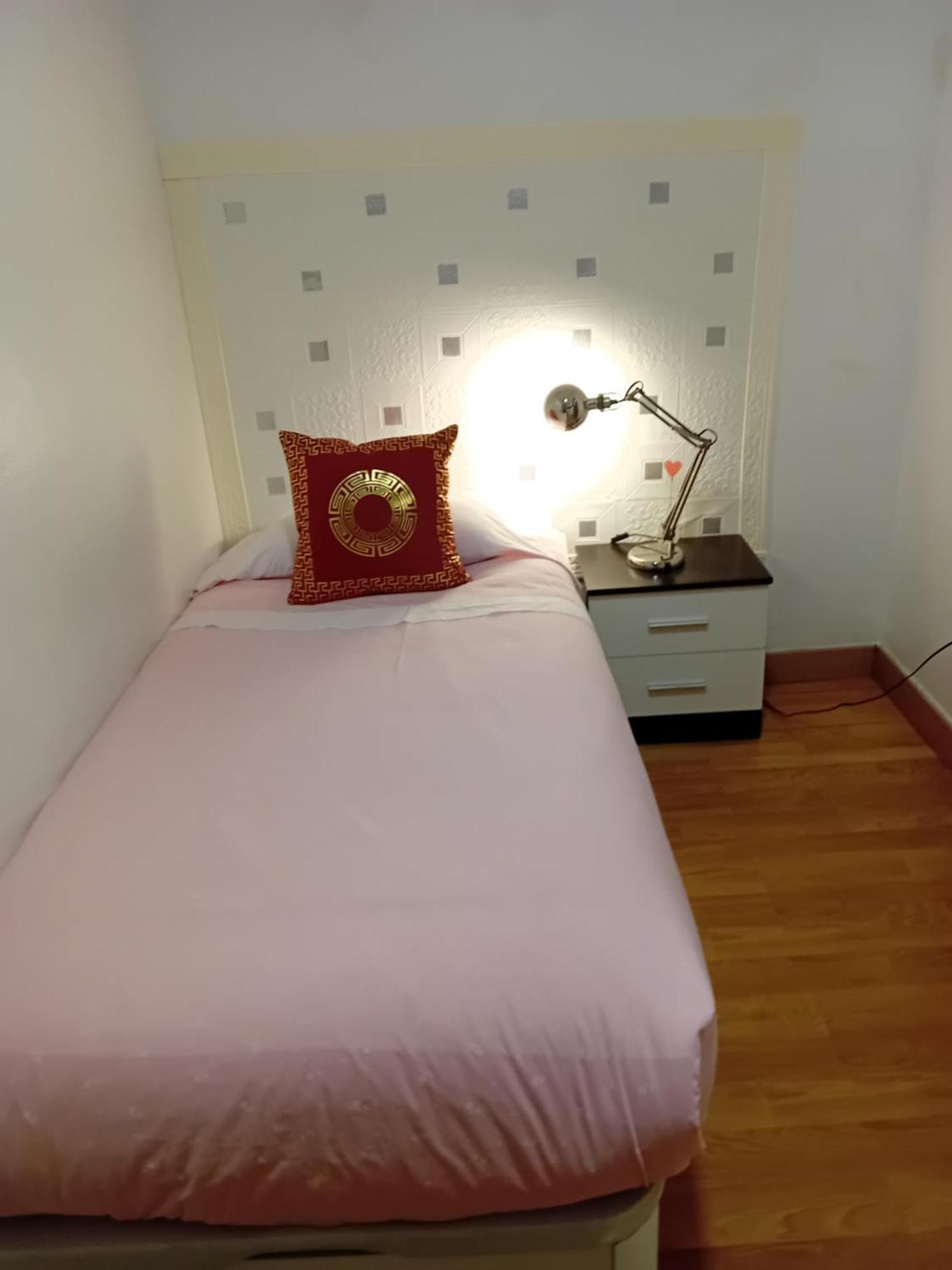 Apartamento Compartido Excelente Ubicacion El Prat de Llobregat Esterno foto